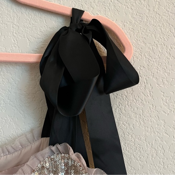 NWT Gal Meets Glam Diana Sequin Dress - Picture 3 of 5